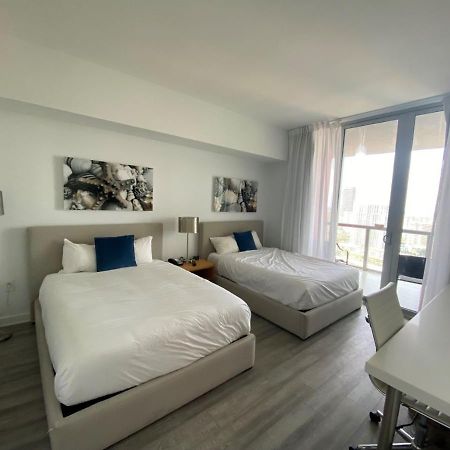 Studio 2Bed Beach Apmt With Amazing Views 30B Холандейл Бийч Екстериор снимка