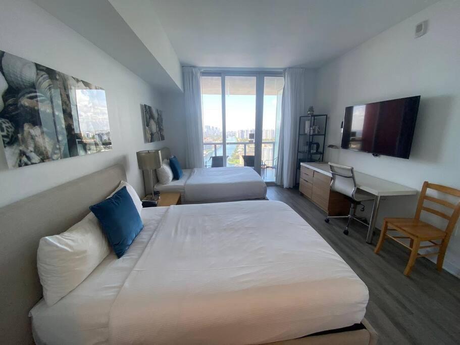 Studio 2Bed Beach Apmt With Amazing Views 30B Холандейл Бийч Екстериор снимка