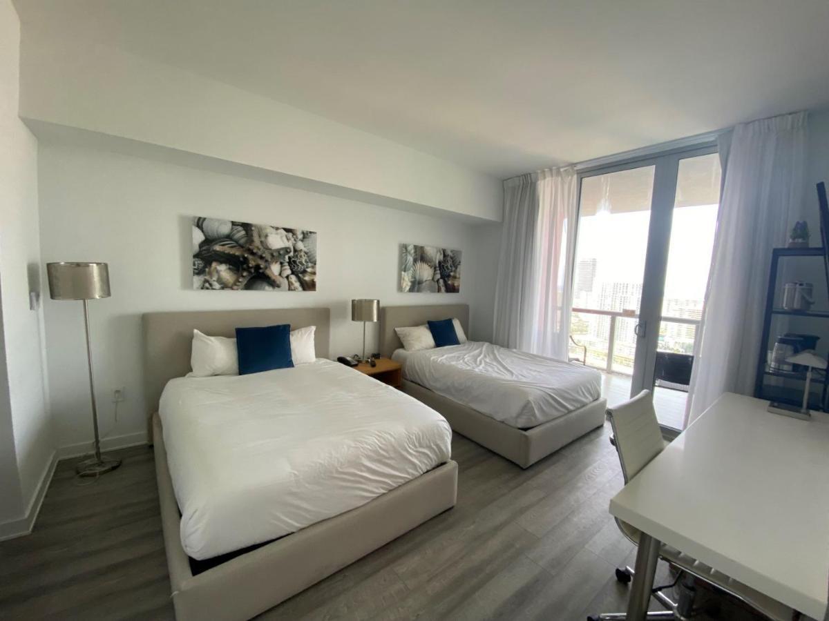 Studio 2Bed Beach Apmt With Amazing Views 30B Холандейл Бийч Екстериор снимка