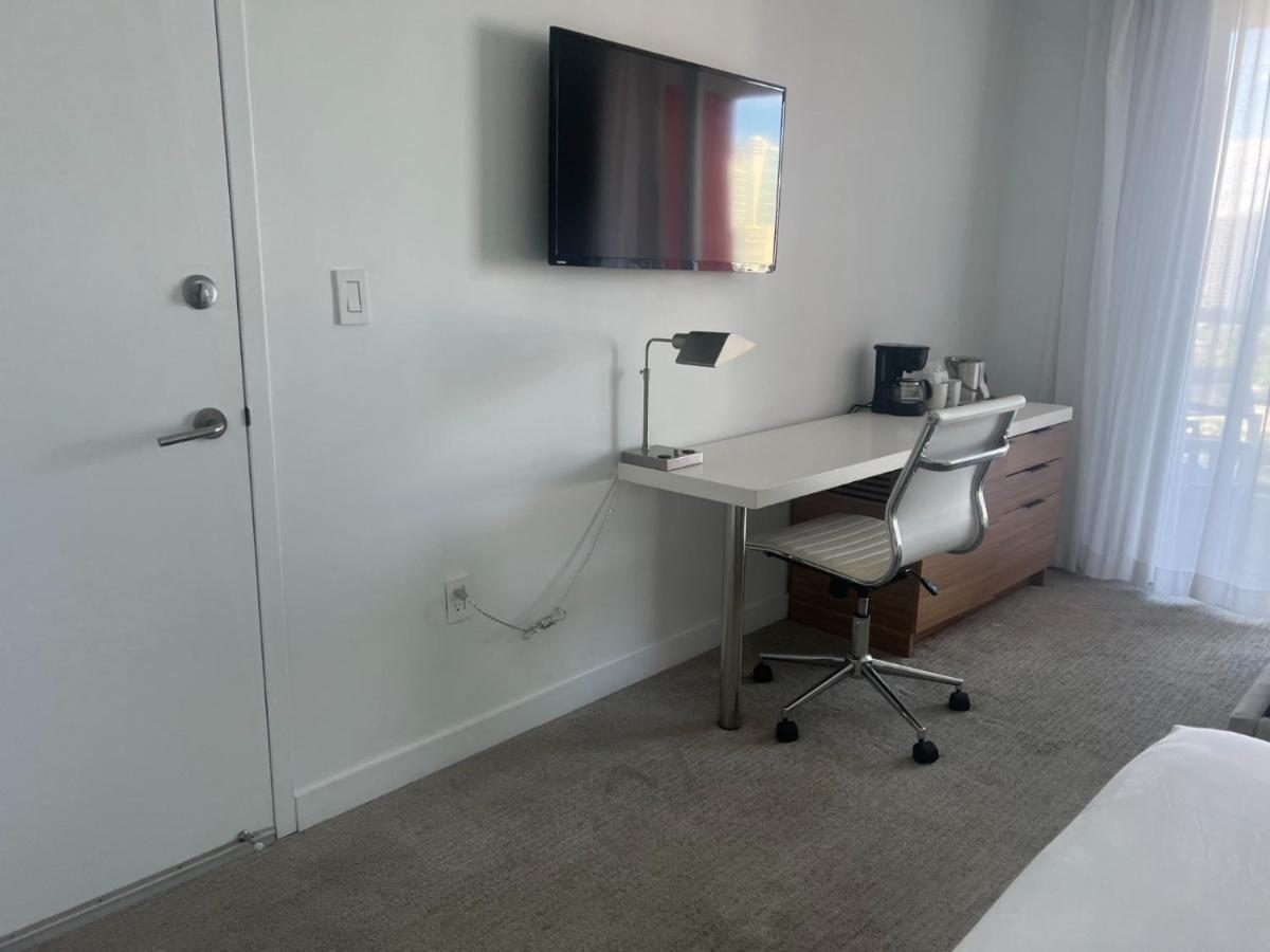 Studio 2Bed Beach Apmt With Amazing Views 30B Холандейл Бийч Екстериор снимка