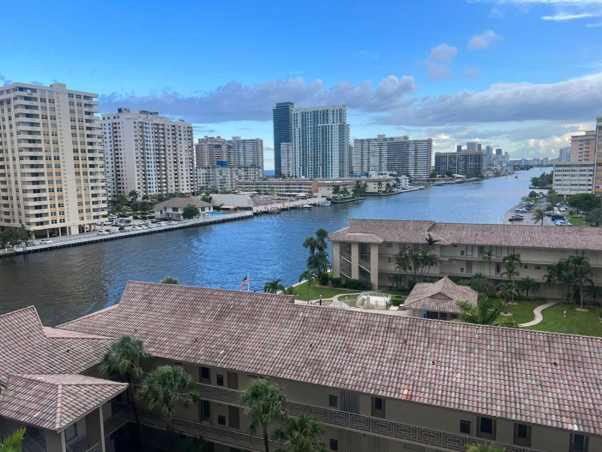 Studio 2Bed Beach Apmt With Amazing Views 30B Холандейл Бийч Екстериор снимка